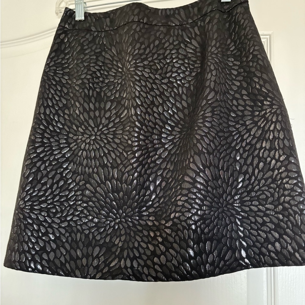 LOFT Black Textured Floral Mini Skirt - Picture 2 of 4